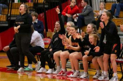 LADY PIRATES BATTLE TOUGH WAGNER TEAM