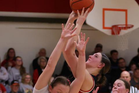 Ravyn Medricky goes up for the basket.