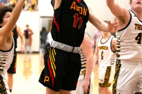 PIRATES DEFEAT AC/DC THUNDER