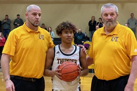 THUNDER WINS OVER PIRATES 72-54