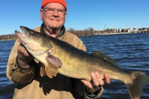 HUNTING INSIDE THE ARCTIC CIRCLE