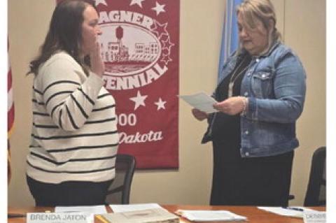 Brenda Jaton takes oath of office as new mayor for the City of Wagner, being sworn in by City Finance Officer, Debbra Houseman. Courtesy Photo.