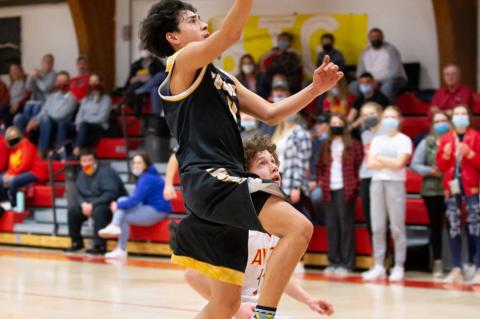 THUNDER WINS OVER PIRATES 72-54