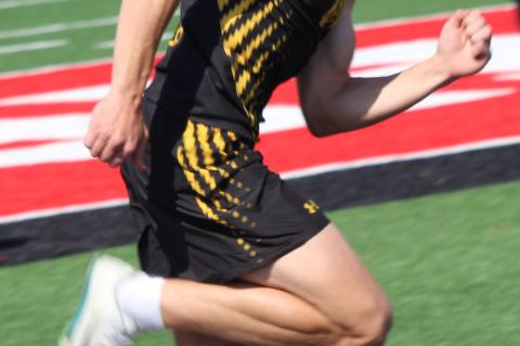 Sabas DeHaan 400m dash.