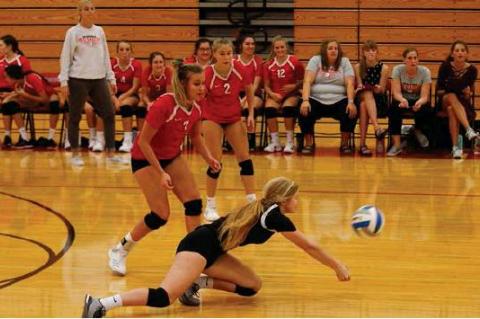 WAGNER HANDLES HANSON IN THREE SETS